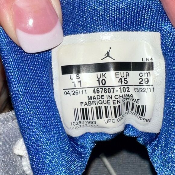 Air Jordans Varsity Royal white, blue and silver main image 2